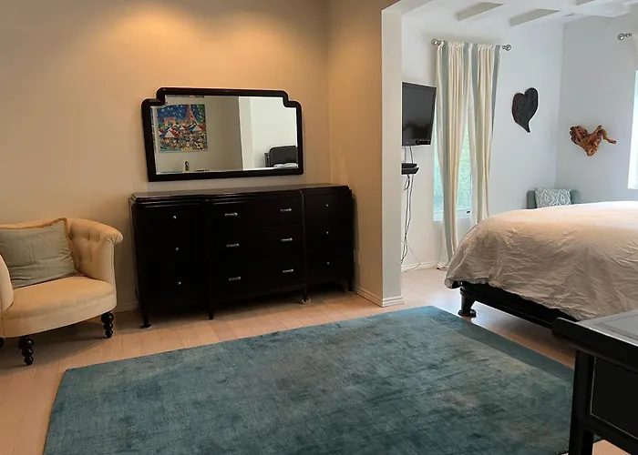 Best Garden View And Ocean View And Sounds-Hot Tub-Bbq-Sleeps 6