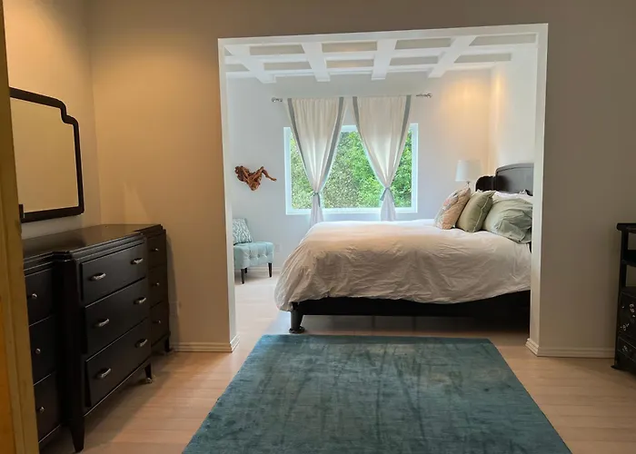 Best Garden View And Ocean View And Sounds-Hot Tub-Bbq-Sleeps 6