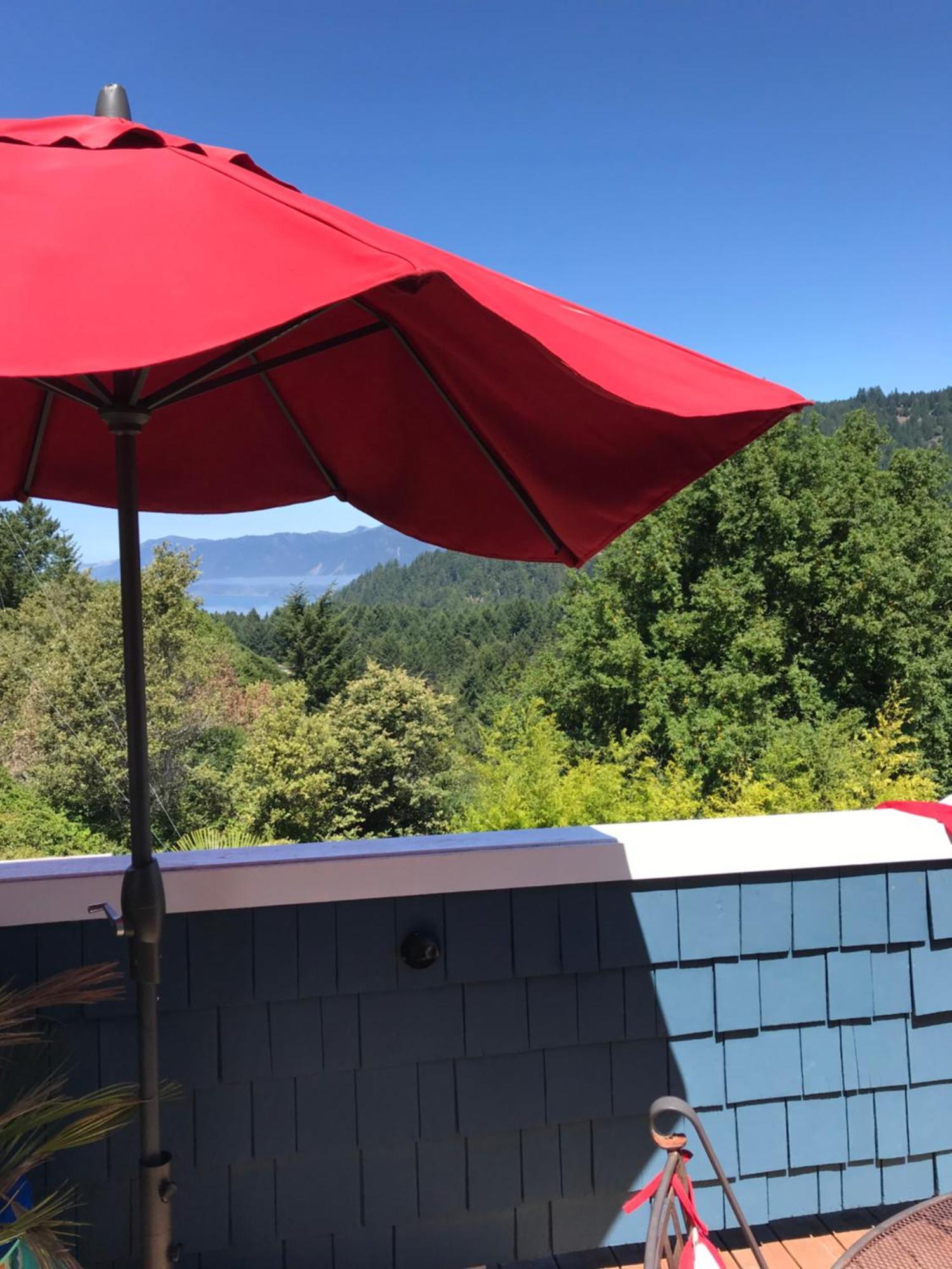 Garden View And Ocean View And Sounds-hot Tub-bbq-sleeps 6 Holiday home